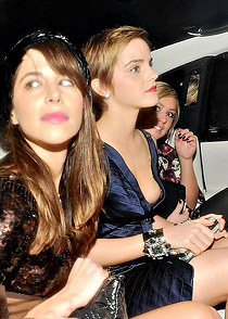 Emma Watson gets downblouse spied